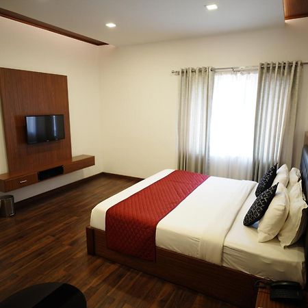 Hotel Four N Square Residency Palakkad Zewnętrze zdjęcie